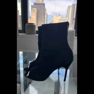 Manolo Blahnik Peep-toe bootie